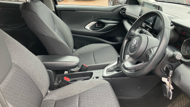 Toyota Yaris 1.5 Hybrid Design 5dr CVT Hybrid Hatchback
